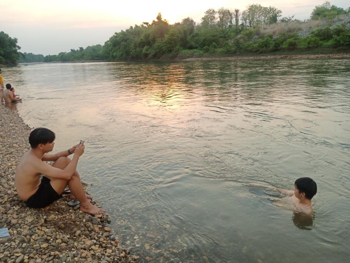 เฮือนน้ำน่าน House By The River Nan Уттарадит Экстерьер фото