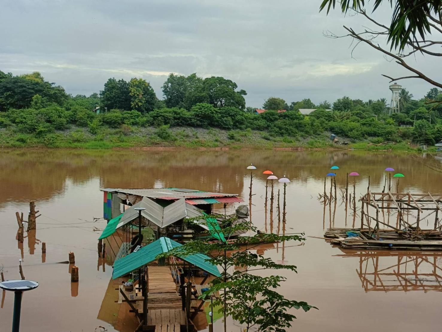 เฮือนน้ำน่าน House By The River Nan Уттарадит Экстерьер фото
